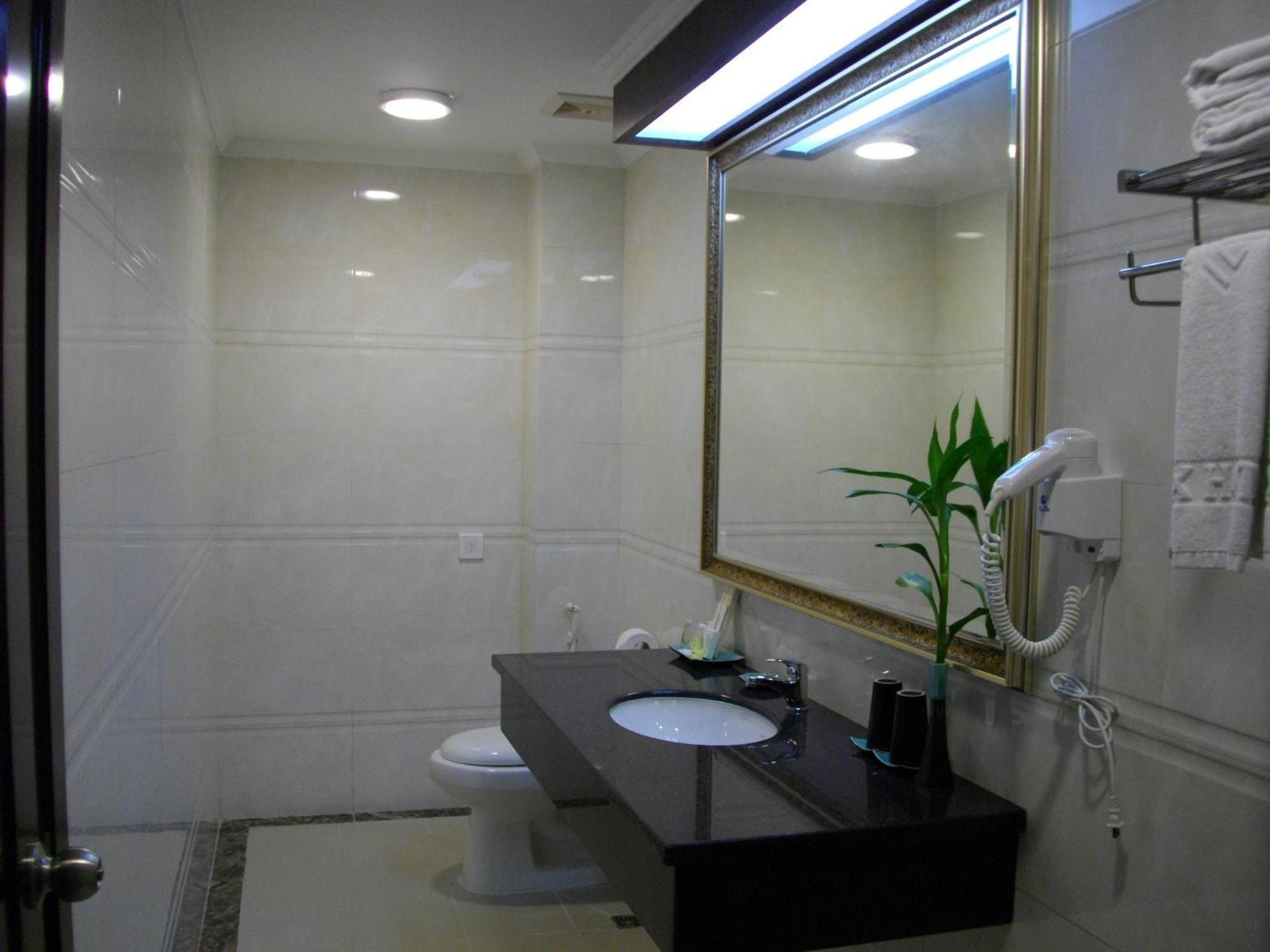 ลุกซ์ ริเวอร์ไซด์ โฮเต็ล แอนด์ อพาร์ตเมนต์ Hotel พนมเปญ ห้อง รูปภาพ