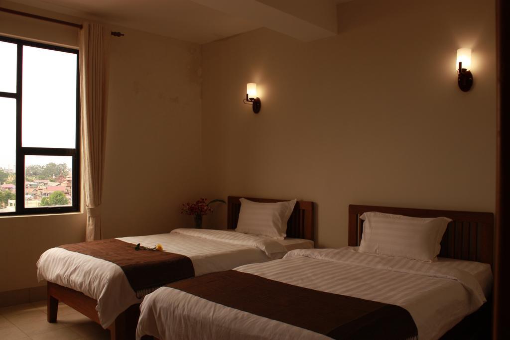 ลุกซ์ ริเวอร์ไซด์ โฮเต็ล แอนด์ อพาร์ตเมนต์ Hotel พนมเปญ ภายนอก รูปภาพ